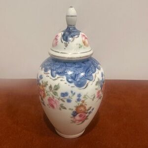 Vintage Small Ginger Jar W Lid Made In Portugal Floral Gold Trim vase trinket